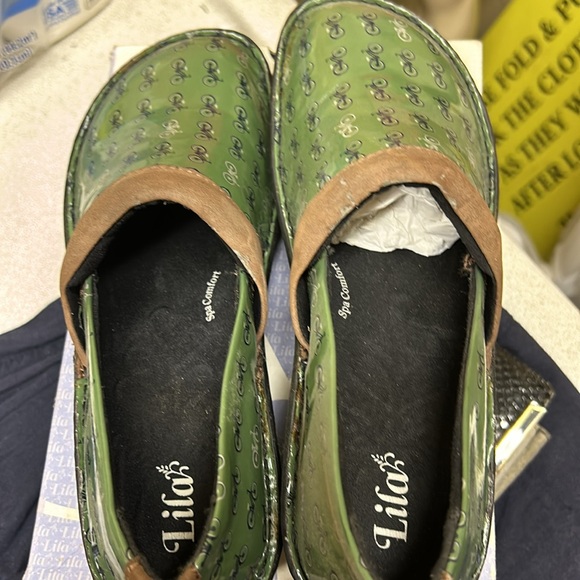 Lila medical sure grip shoes barely worn 7.5 medium - Picture 4 of 14